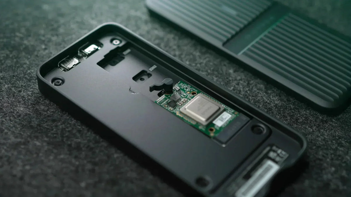 USB4 M.2 PCIe Enclosure Guide: How External NVMe & AI Accelerators Work
